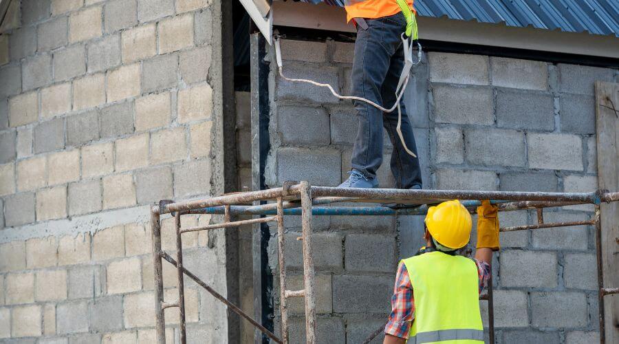 Expert Emergency Roof Repairs services in Pahokee, FL